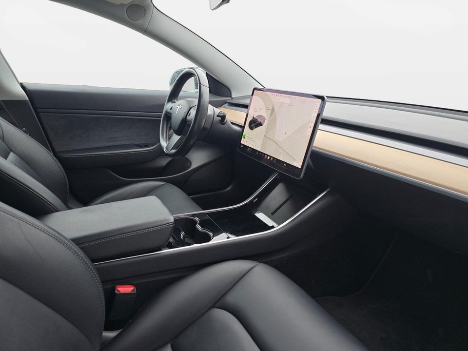 Tesla Model 3 Long Range AWD 4d