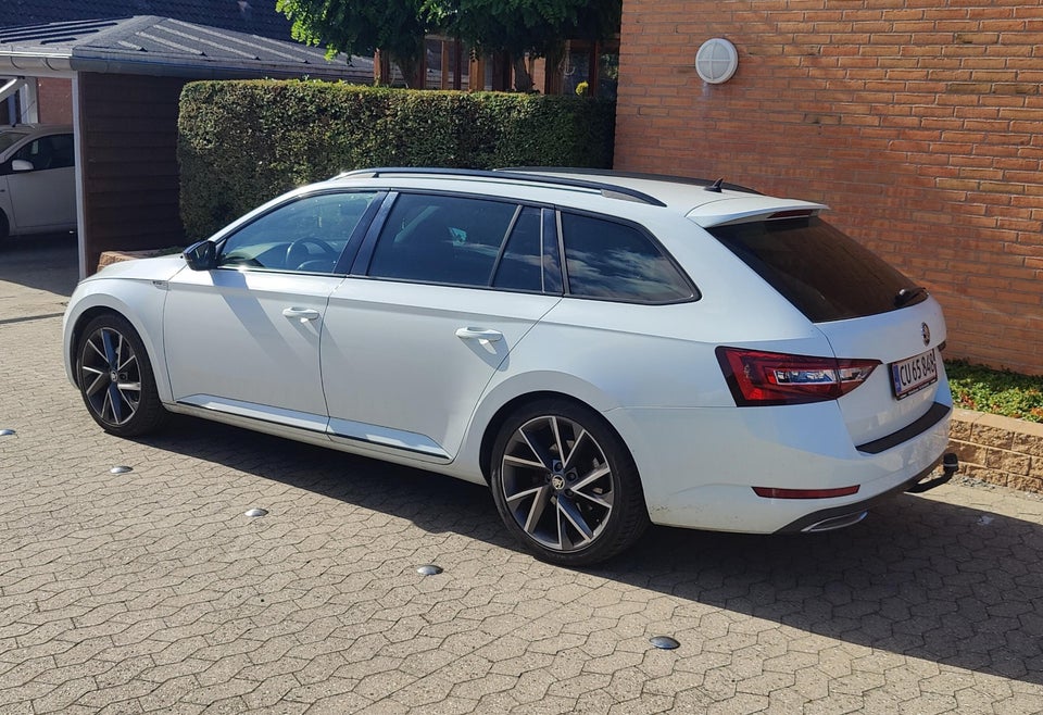 Skoda Superb 2,0 TDi 190 Sportline Combi DSG 5d