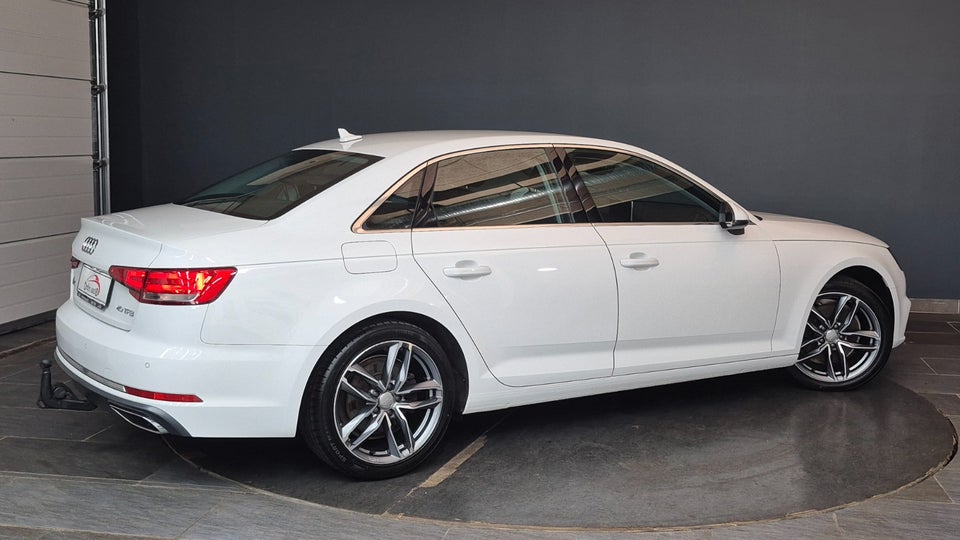 Audi A4 40 TFSi Sport S-tr. 4d