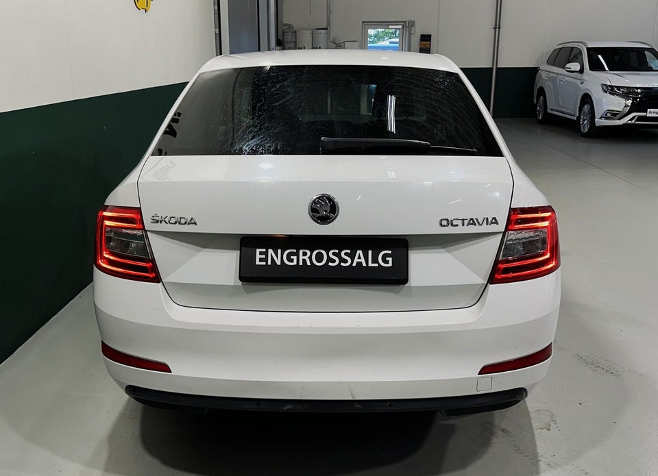 Skoda Octavia 1,6 TDi 110 Style DSG 5d