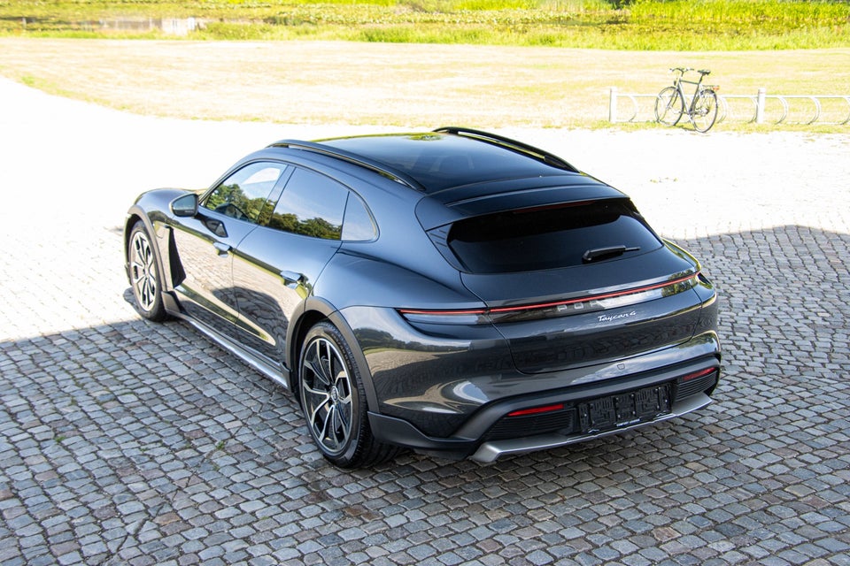 Porsche Taycan 4 Performance+ Cross Turismo 5d