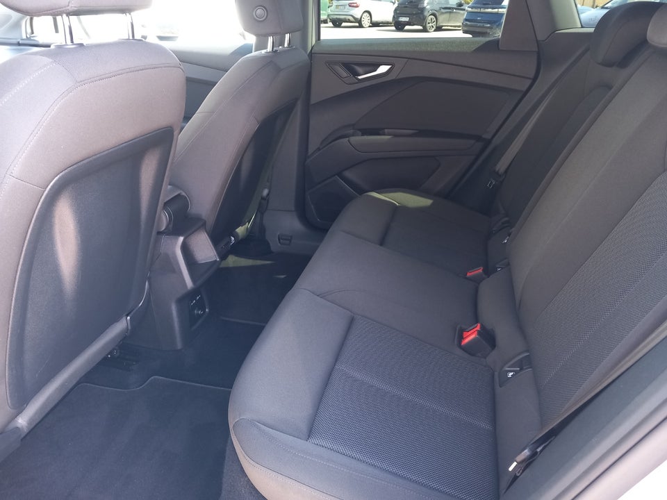 Audi Q4 e-tron 40  5d
