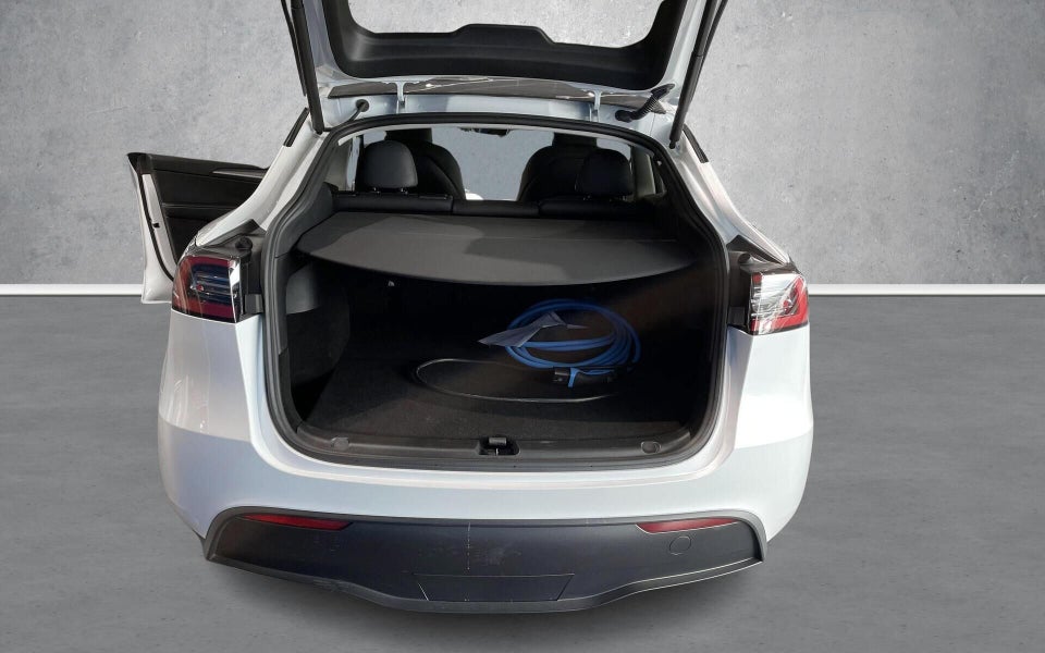 Tesla Model Y RWD 5d