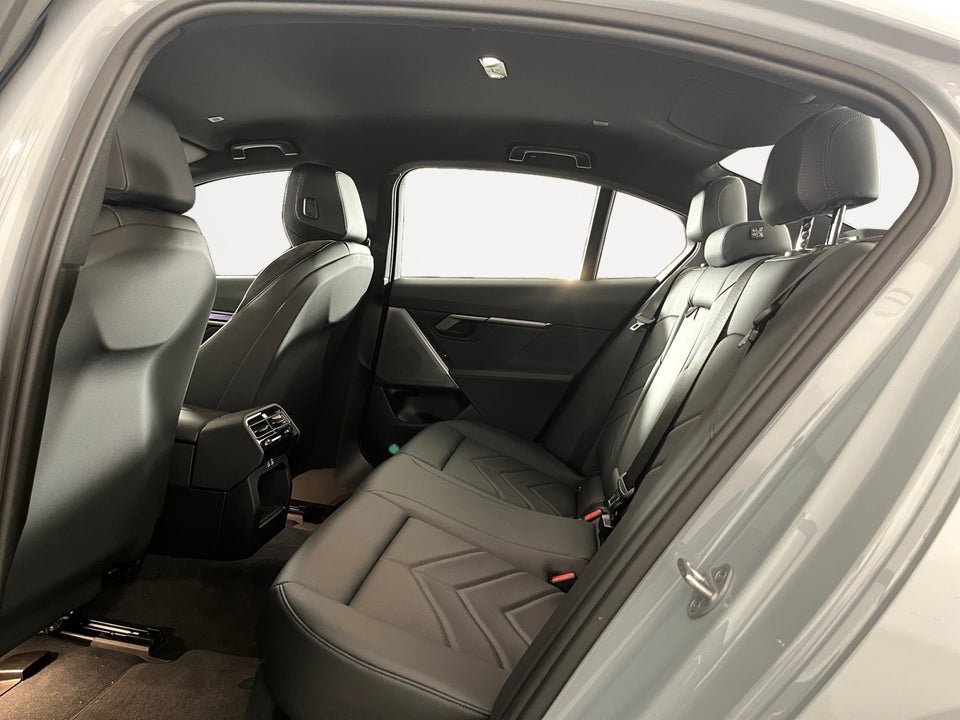 BMW i5 eDrive40 M-Sport 4d