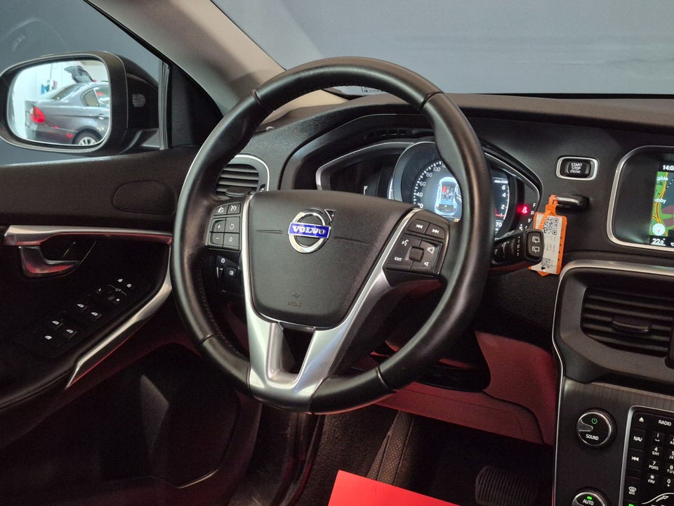 Volvo V40 1,5 T3 152 Momentum aut. 5d