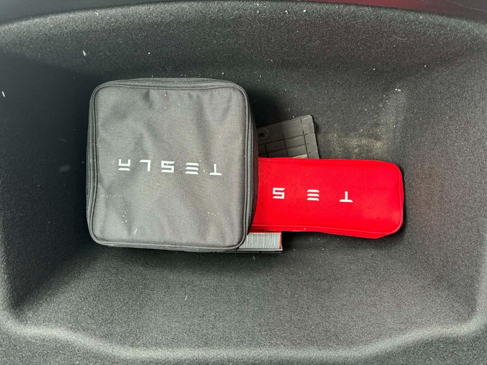 Tesla Model 3 Long Range AWD 4d