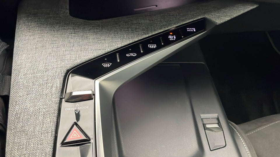 Peugeot e-5008 77 GT 7prs 5d