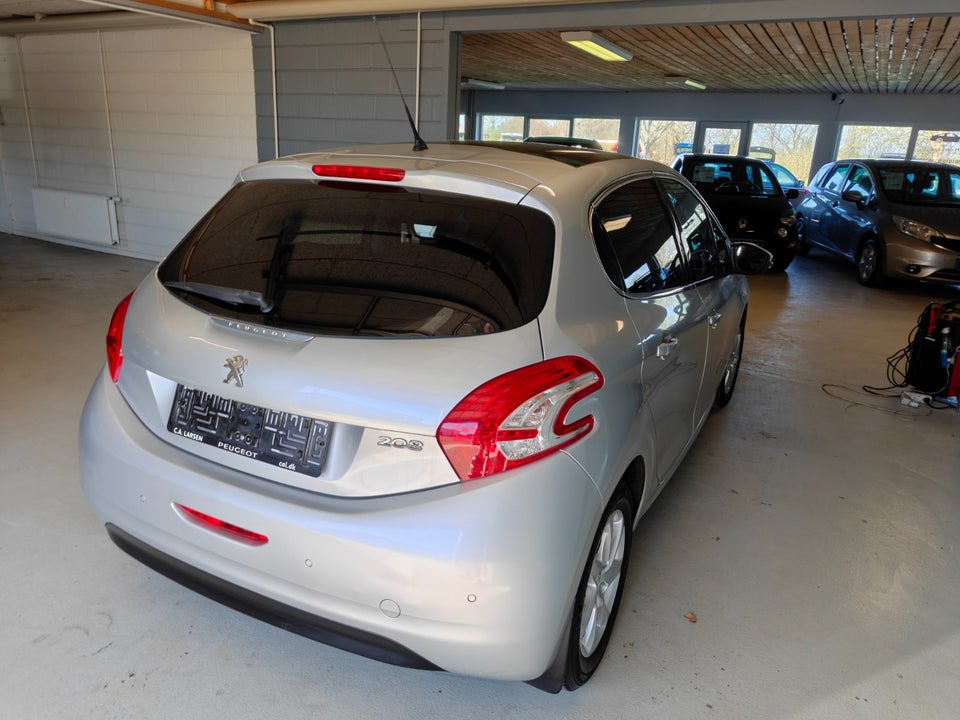 Peugeot 208 1,2 VTi 82 Allure 5d