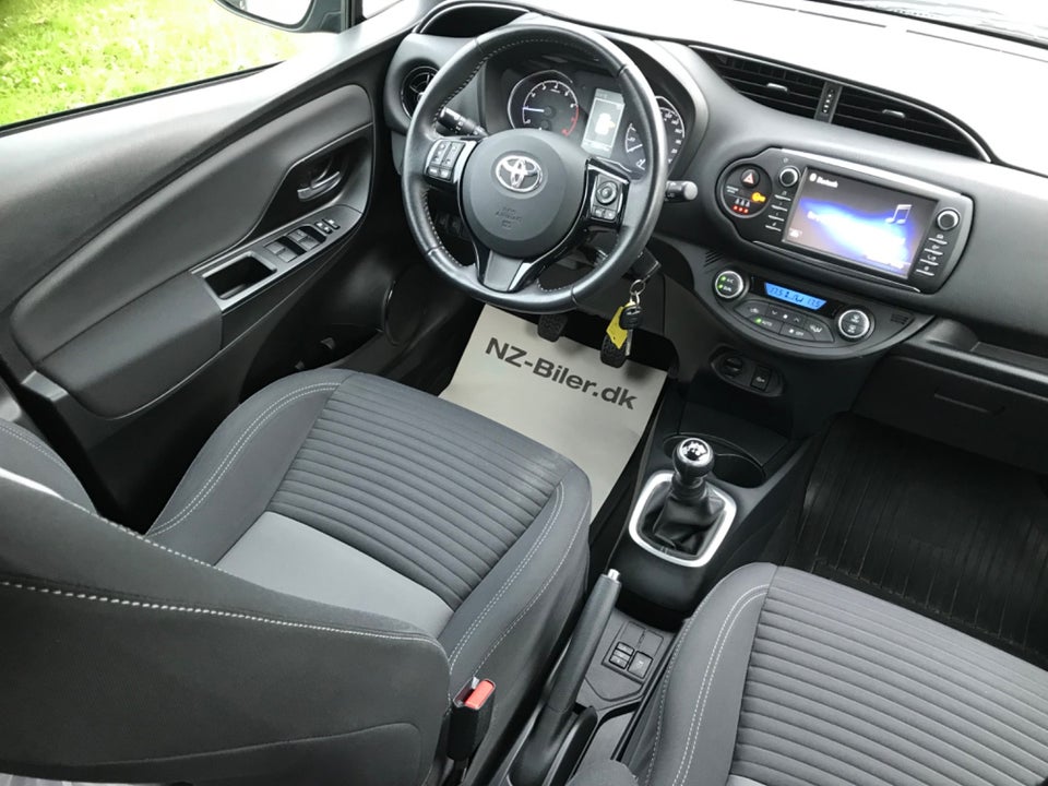 Toyota Yaris 1,0 VVT-i T2 5d