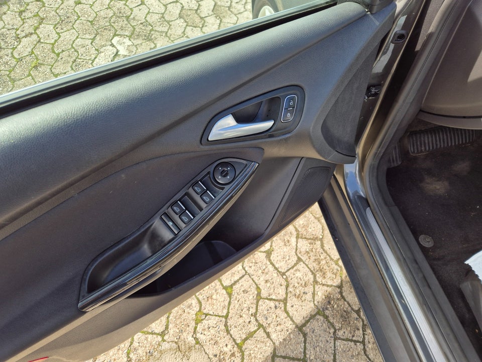 Ford Focus 1,0 SCTi 125 Business stc. 5d