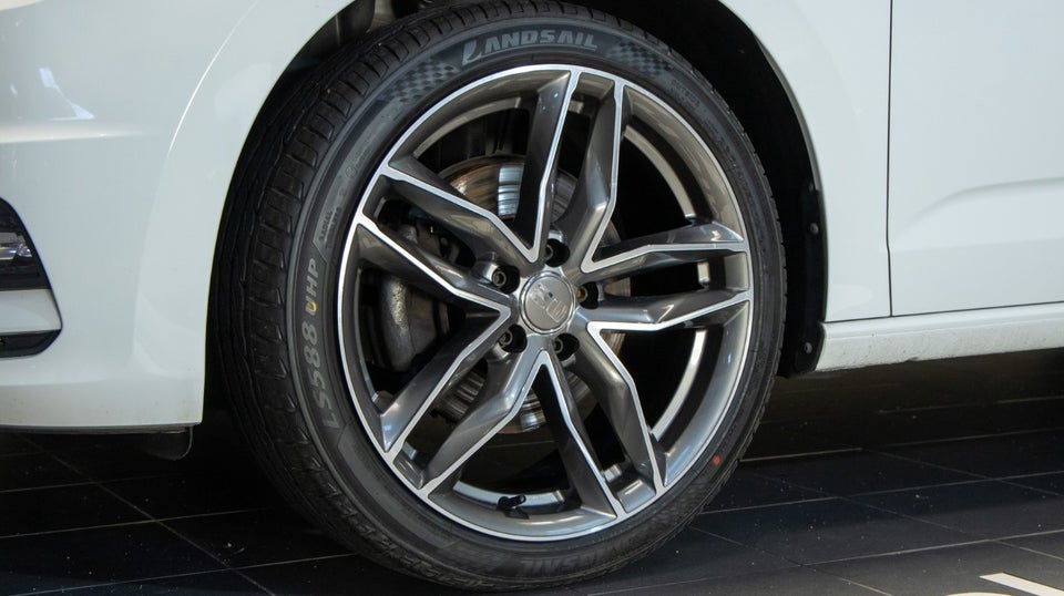 VW Touran 2,0 TDi 150 Comfortline DSG 7prs 5d