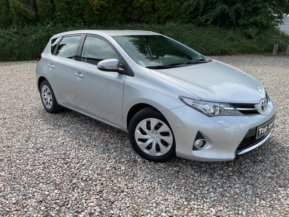 Toyota Auris 1,6 T2+ 5d