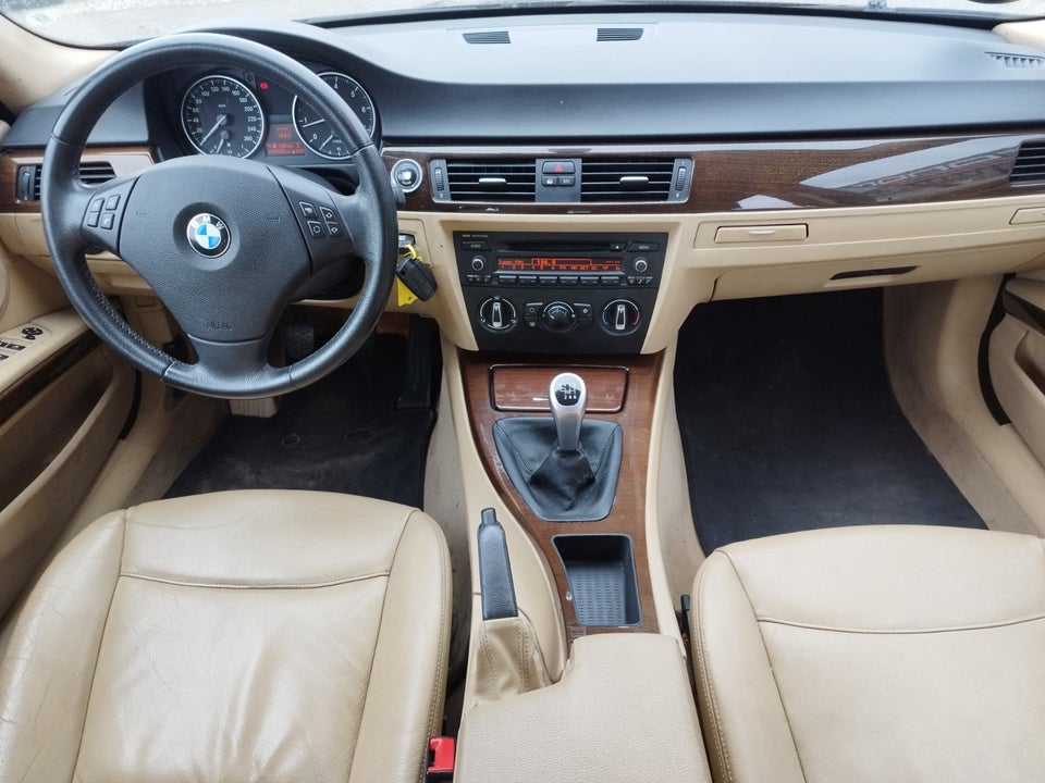 BMW 325i 3,0 Touring 5d