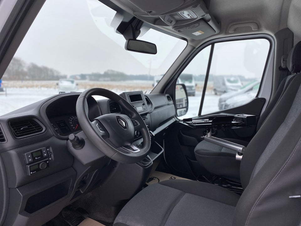 Renault Master IV T33 2,3 dCi 150 L2H2 Kassevogn
