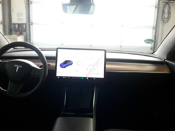 Tesla Model 3 Long Range AWD 4d