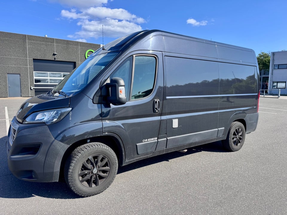 Peugeot Boxer 333 2,2 BlueHDi 140 L2H2 Premium