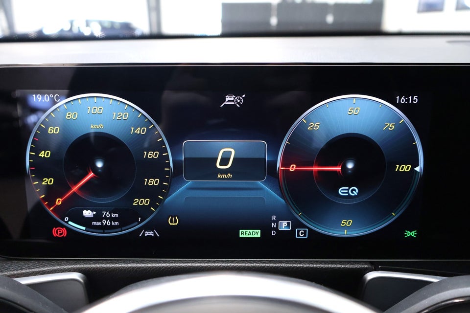 Mercedes EQB300 4Matic 5d