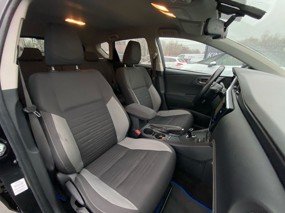 Toyota Auris 1,8 Hybrid H2 Comfort CVT 5d