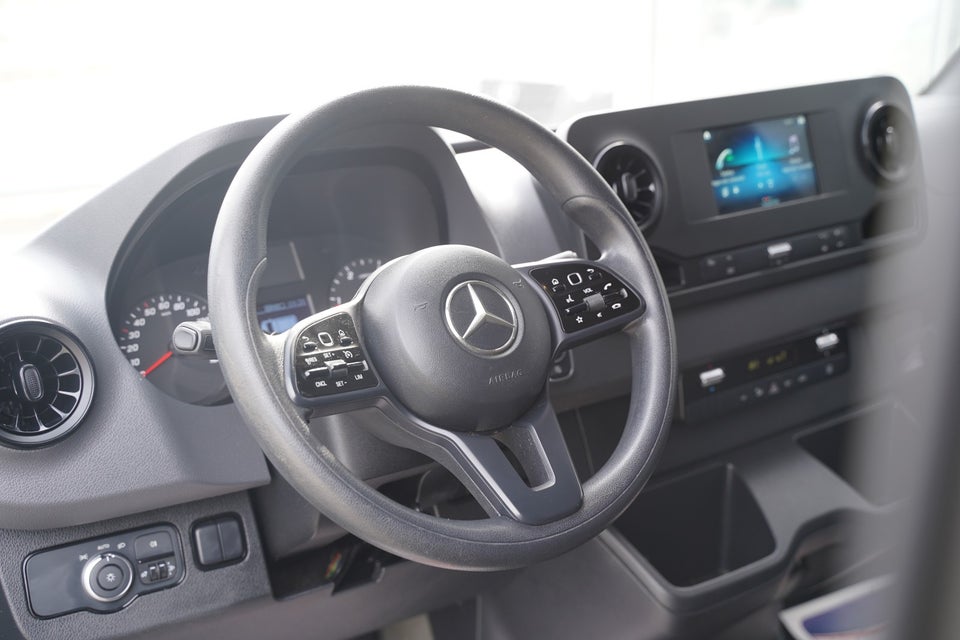 Mercedes Sprinter 215 2,0 CDi A2 Chassis aut. FWD 2d