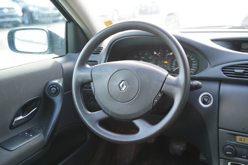 Renault Laguna II 1,8 Authentique 5d