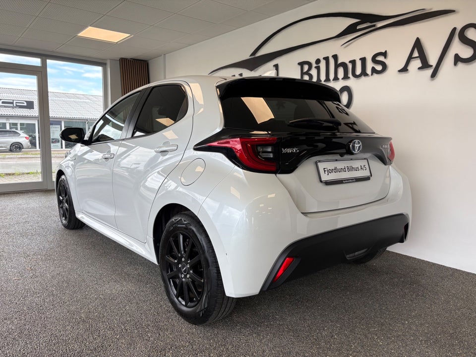 Toyota Yaris 1,5 Hybrid H3 e-CVT 5d
