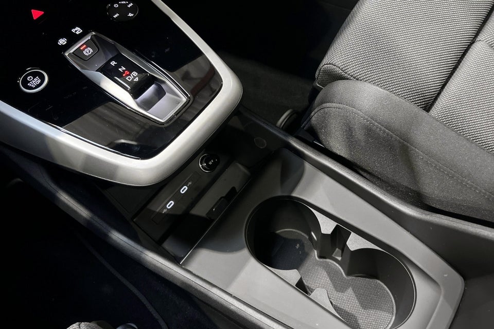 Audi Q4 e-tron 40 Progress 5d