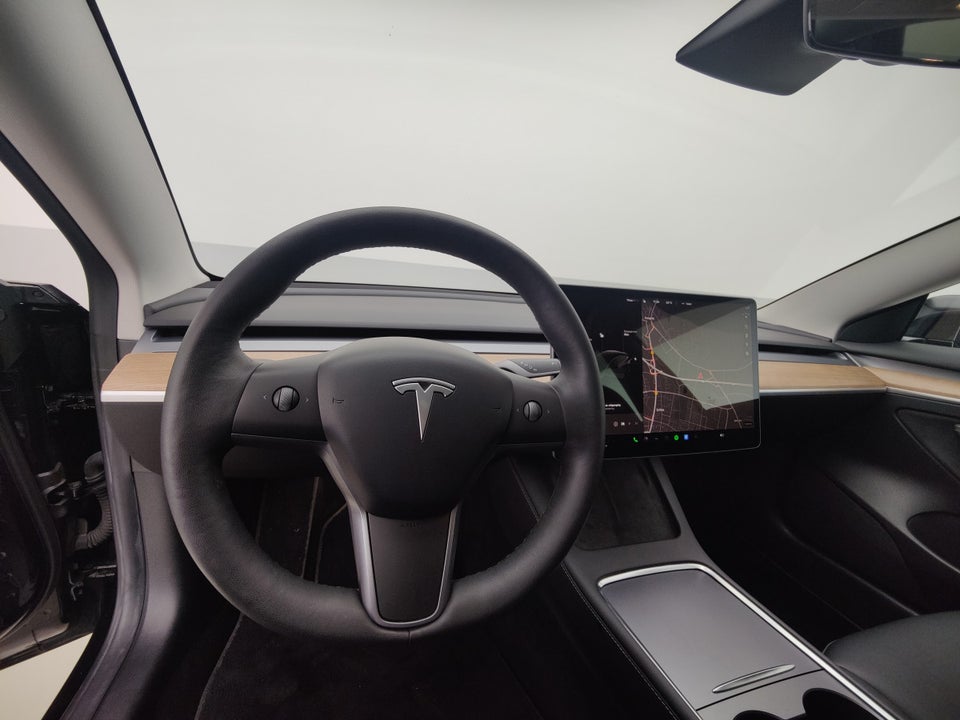 Tesla Model 3 Long Range AWD 4d