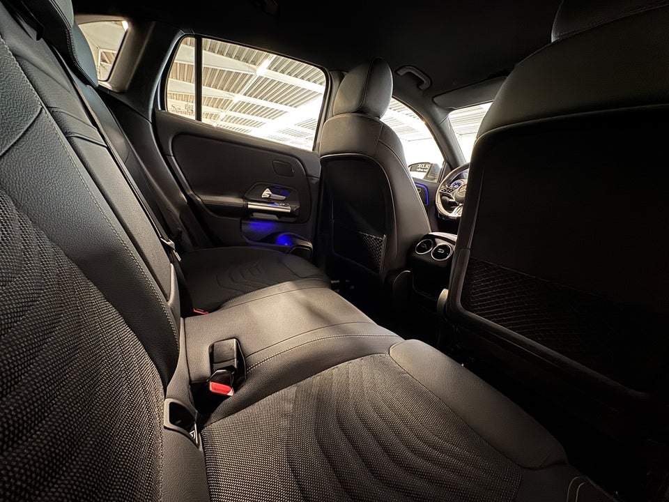 Mercedes EQA300 Progressive 4Matic 5d