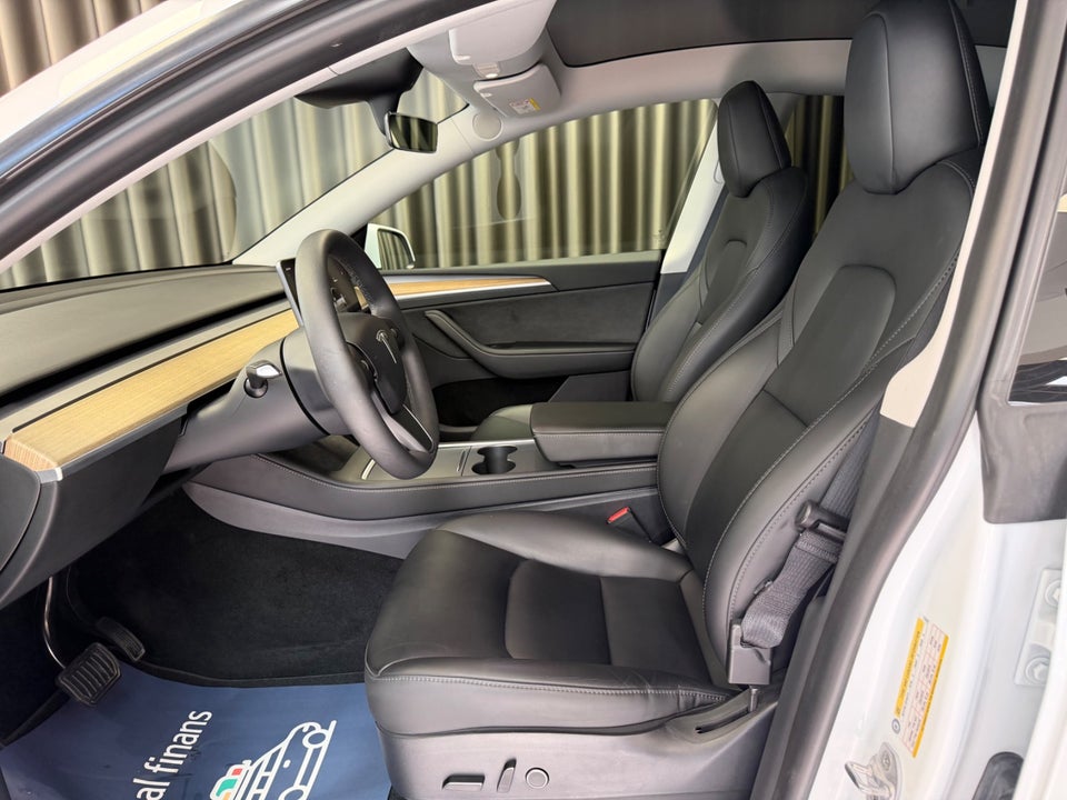 Tesla Model Y RWD 5d