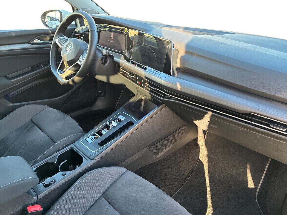 VW Golf VIII 1,4 eHybrid DSG 5d