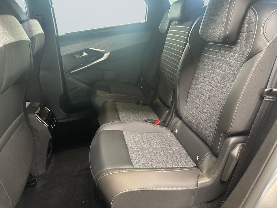 Peugeot e-5008 77 Allure 7prs 5d