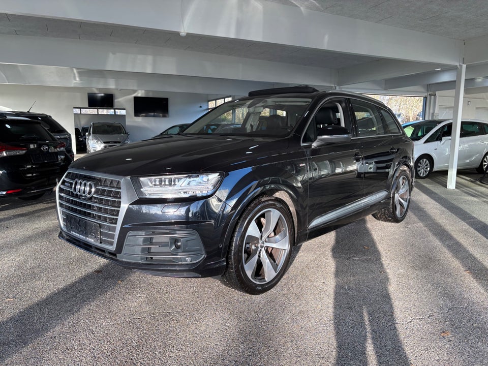 Audi Q7 3,0 TDi 272 S-line quattro Tiptr. 7prs 5d