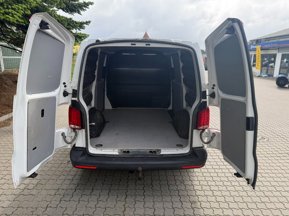 VW Transporter 2,0 TDi 150 Kassevogn DSG kort