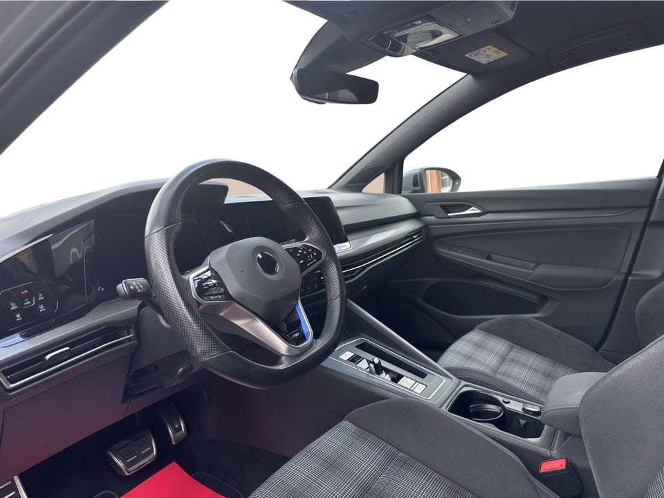 VW Golf VIII 1,4 GTE DSG 5d