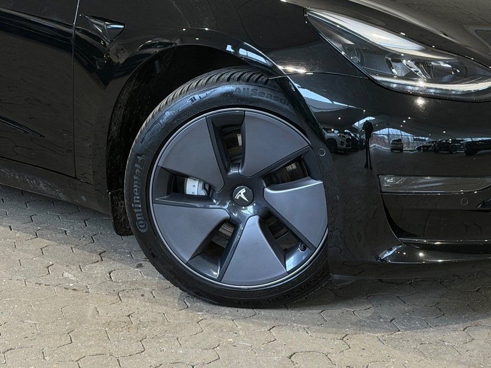 Tesla Model 3 Long Range AWD 4d