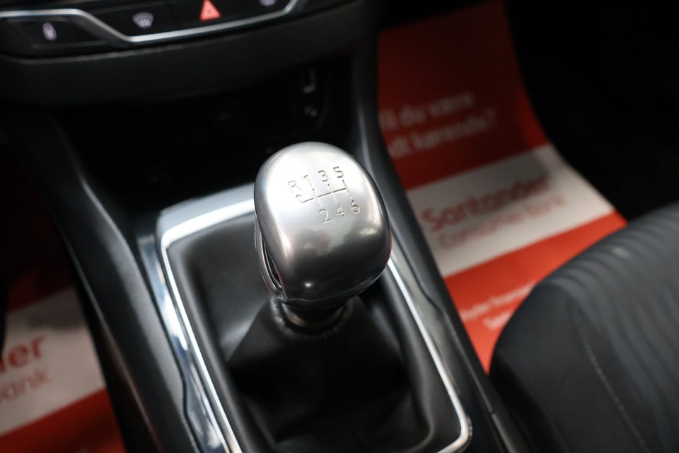 Peugeot 308 1,6 BlueHDi 120 Selection Sky 5d