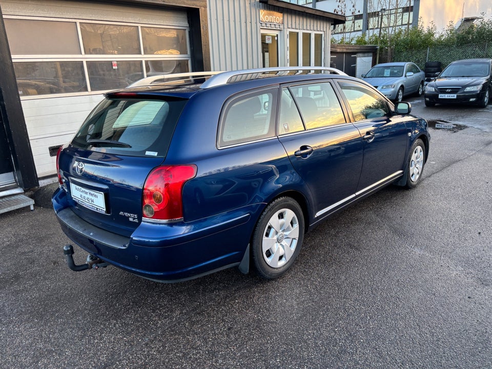 Toyota Avensis 2,4 Sol stc. aut. 5d