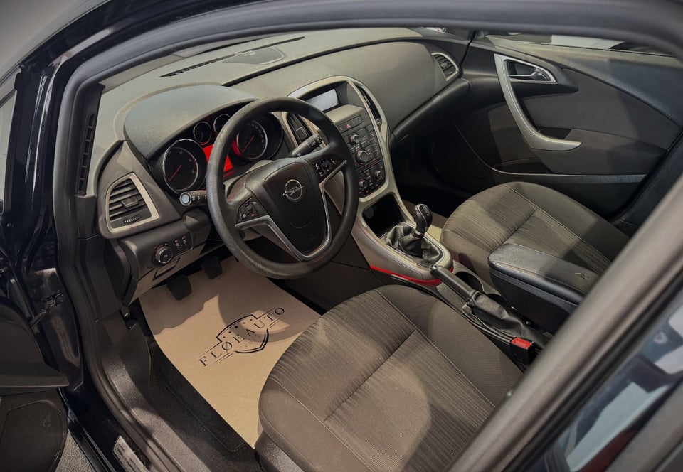 Opel Astra 1,3 CDTi 95 Enjoy 5d