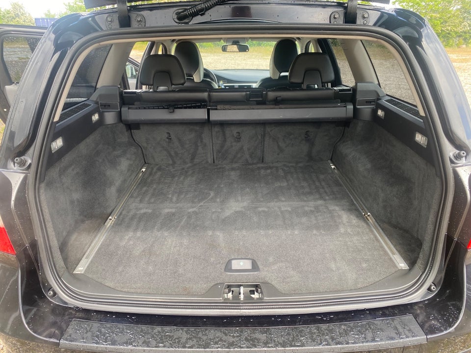 Volvo V70 2,5 T 230 Summum aut. 5d