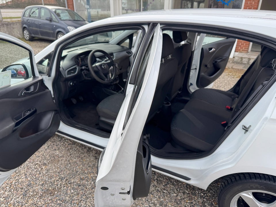 Opel Corsa 1,4 Essentia 5d