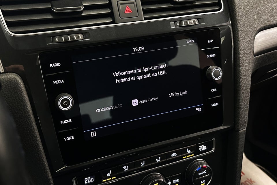 VW Golf VII 1,5 TSi 130 Comfortline DSG 5d