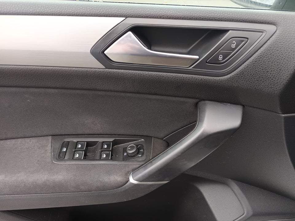 VW Touran 1,6 TDi 110 Comfortline Van 5d