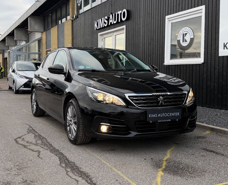 Peugeot 308 1,5 BlueHDi 130 Prestige Sky 5d