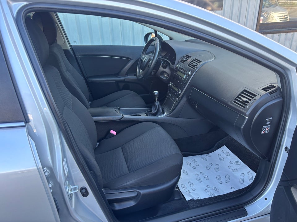 Toyota Avensis 1,8 VVT-i T2 stc. 5d
