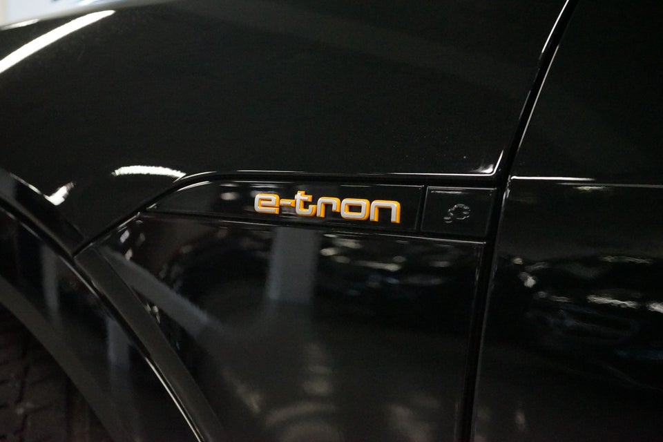 Audi e-tron 55 S-line quattro 5d