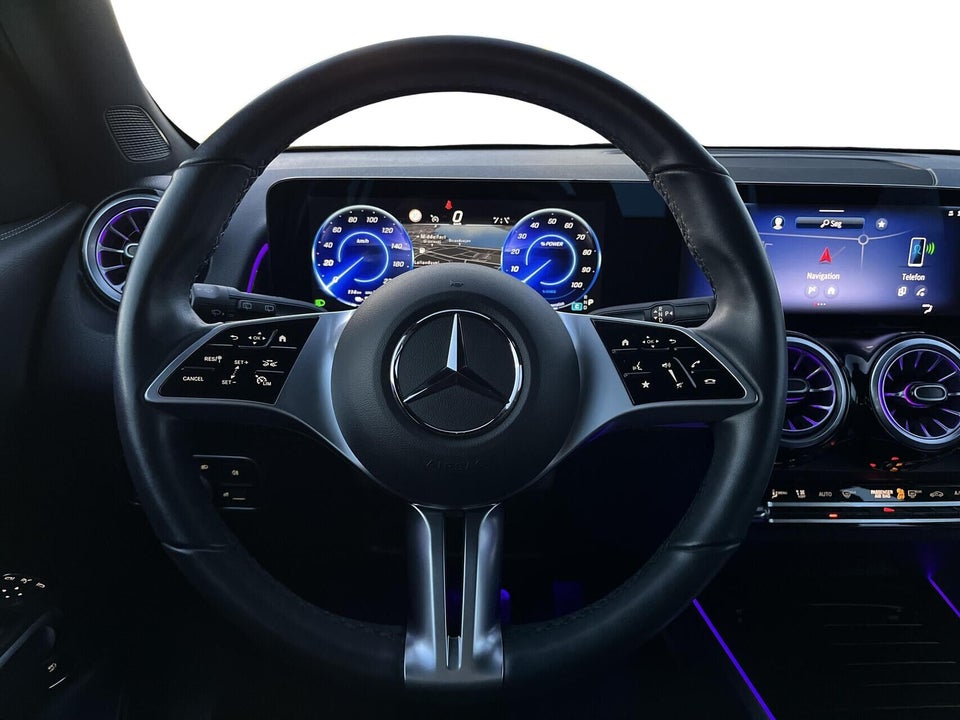 Mercedes EQA300 Progressive 4Matic 5d