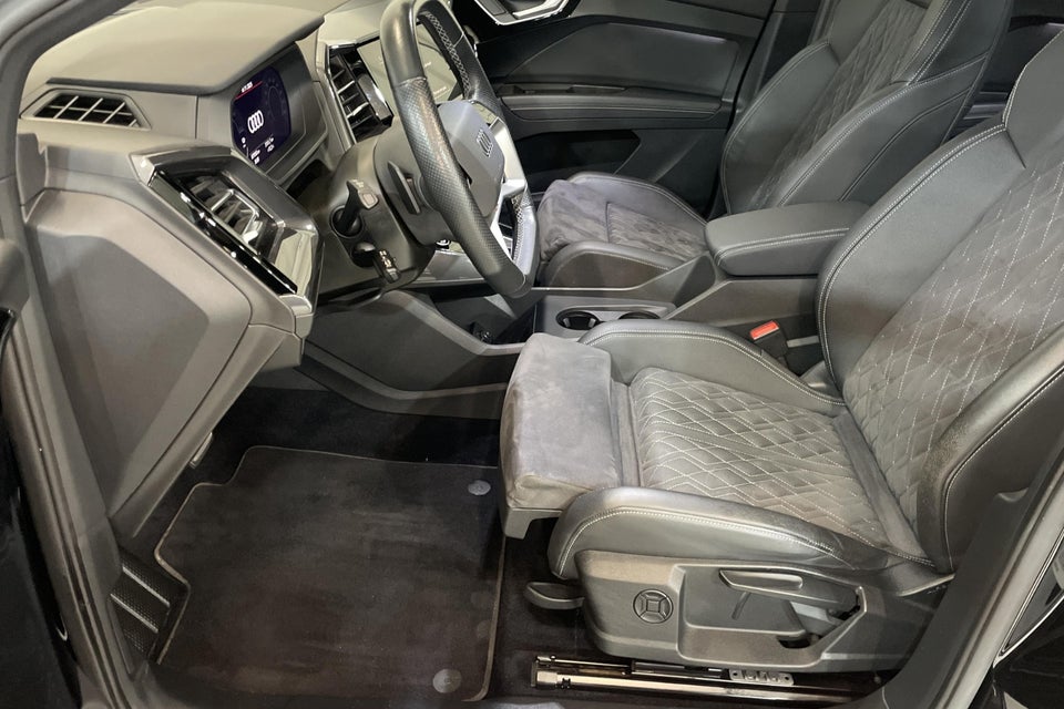 Audi Q4 e-tron 40 S-line 5d