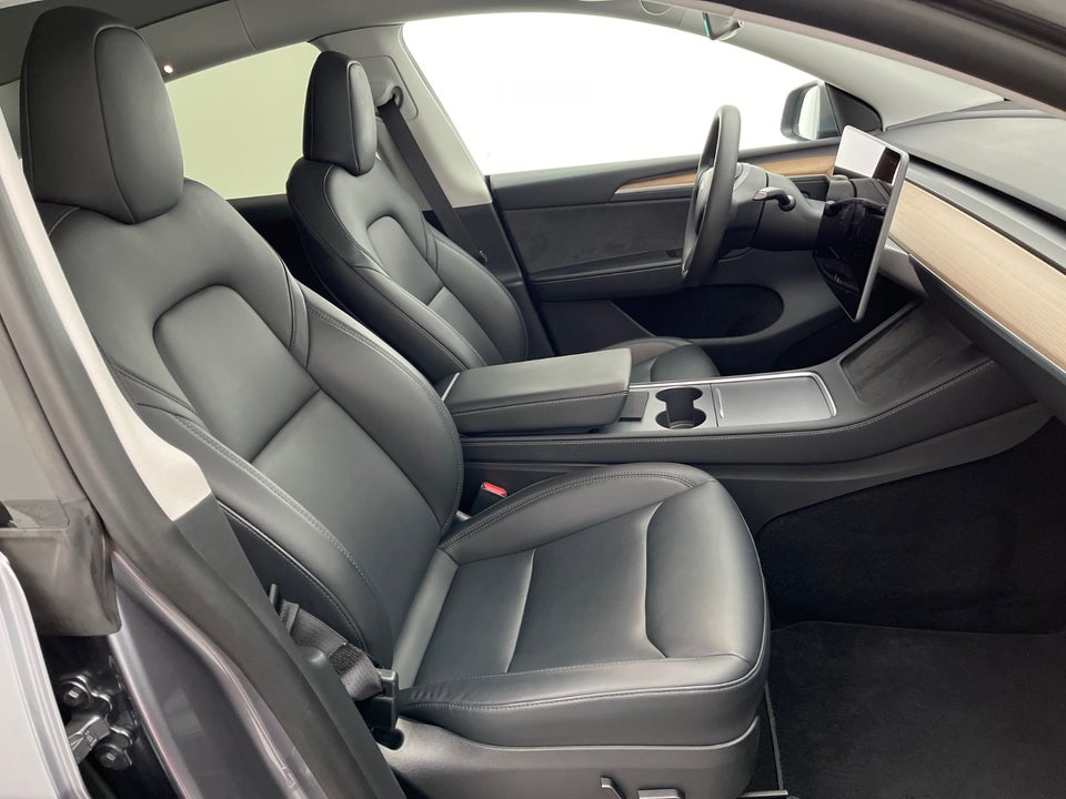 Tesla Model Y Long Range AWD 5d