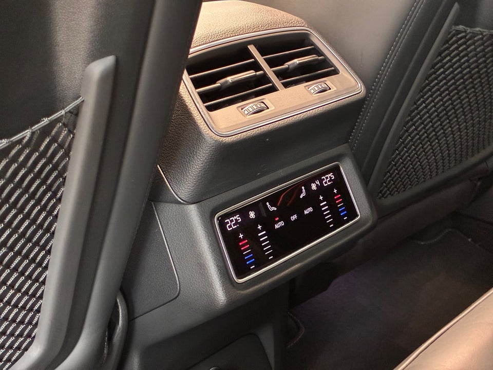 Audi e-tron 55 S-line Sportback quattro 5d