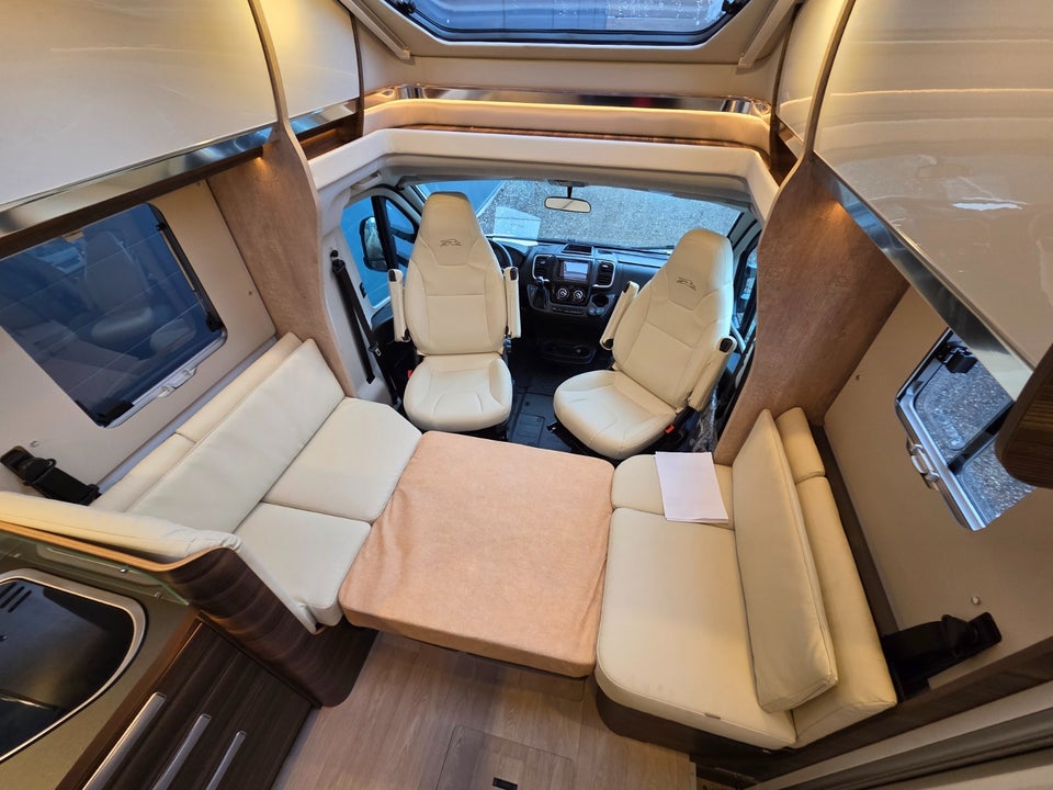 Laika Ecovip 2,2 L4009 DS aut. 3d